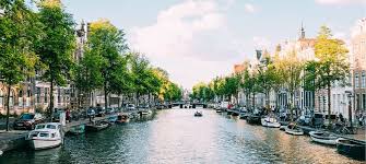 De Impact van Urban Muziek Een Duik in het Universum van MC Trax